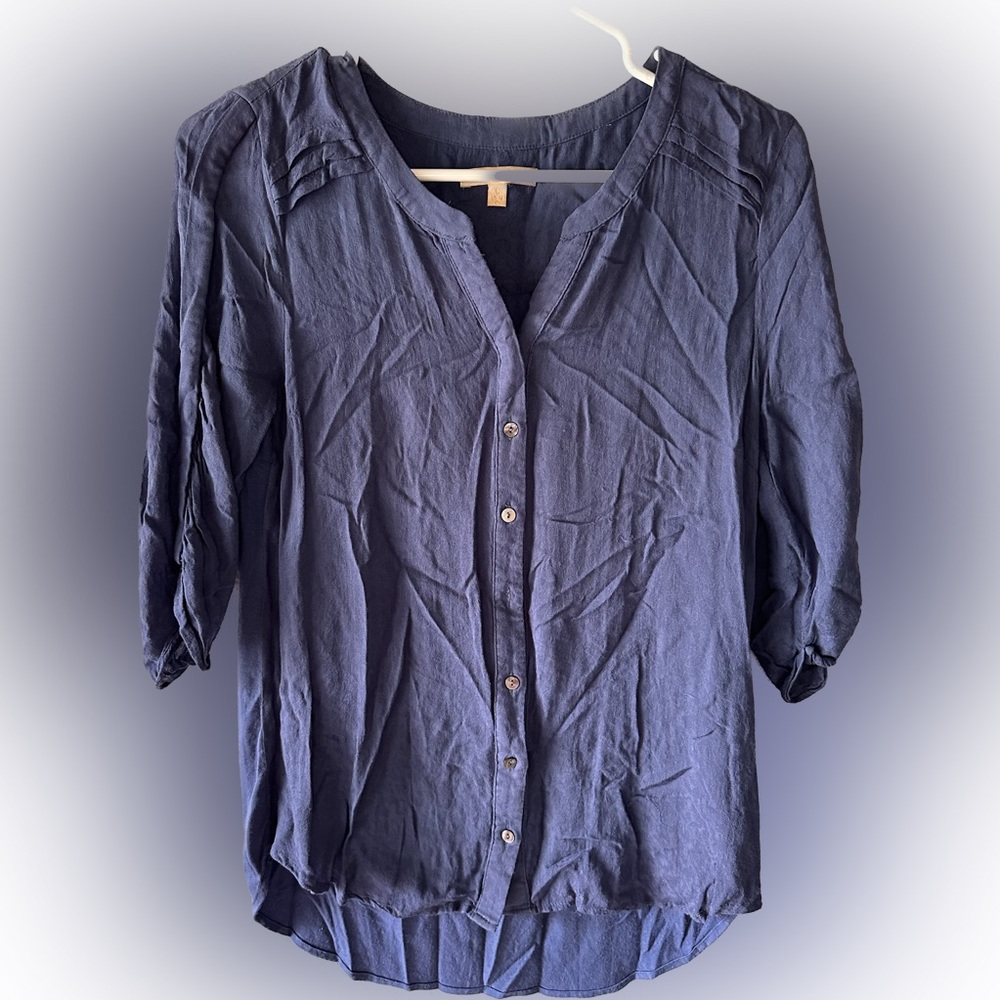 Skies are blue 3/4 length top. Blue. Size small